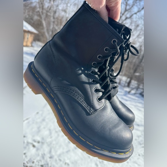 Dr. Martens Shoes - Dr. Martens 1460 Black leather 8 Eye Combat Boots AirWair Size 7